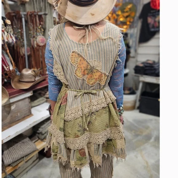 A Rare Bird Floral Butterfly Print Lace Frayed Hem Shirt Dress - Picture 5 of 5